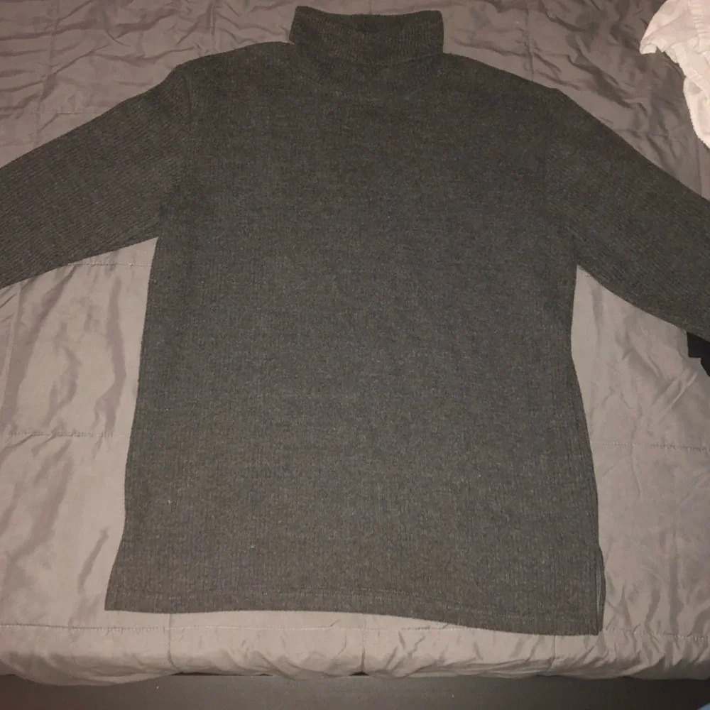 Honor’s Brand Men’s Grey Sweater - Nice and a comfortable material - Picture 2 of 3